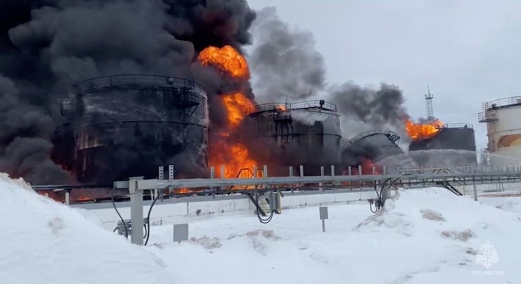 How much damage did Russia suffer when Ukraine attacked Moscow's oil refinery facilities? 0