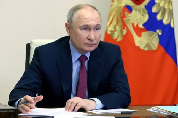 Mr. Putin threatened to impose sanctions on Ukraine for attacking Russia on election day 0