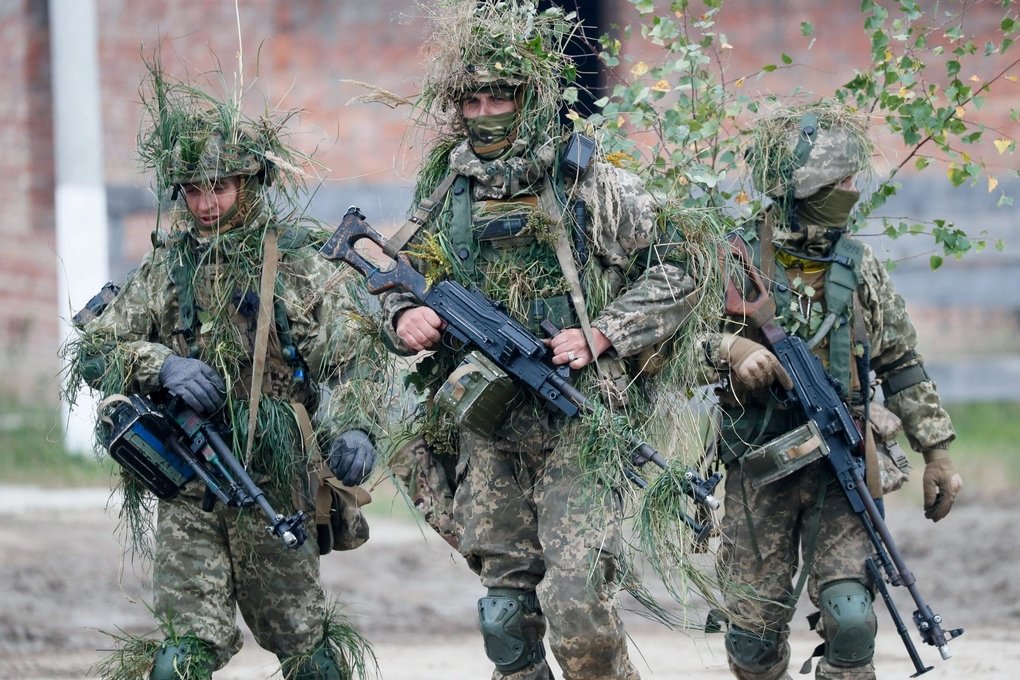 Polish Foreign Minister said NATO troops were in Ukraine 0