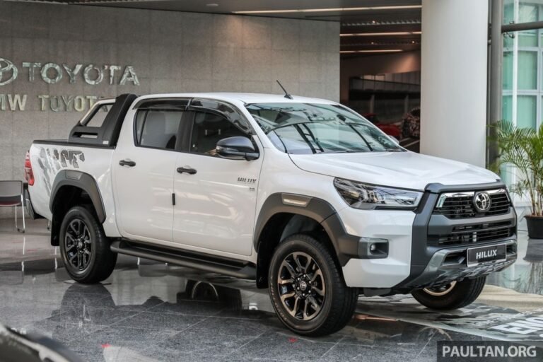 Toyota Hilux 2024 opens deposit in Vietnam, expected to be hundreds of million VND cheaper 2